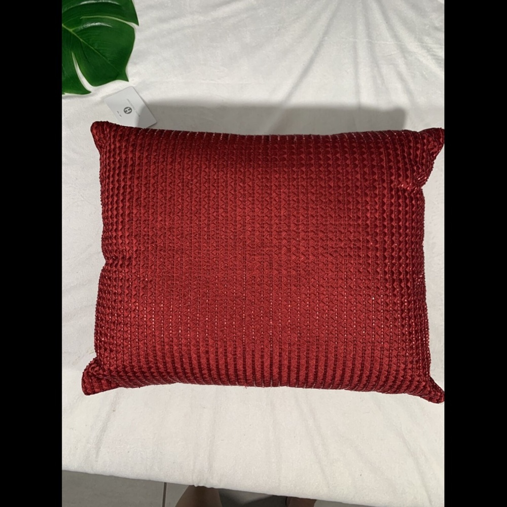 NWT Hotel Collection Red Luxe Border‎ 16" x 20" Decorative Pillow
